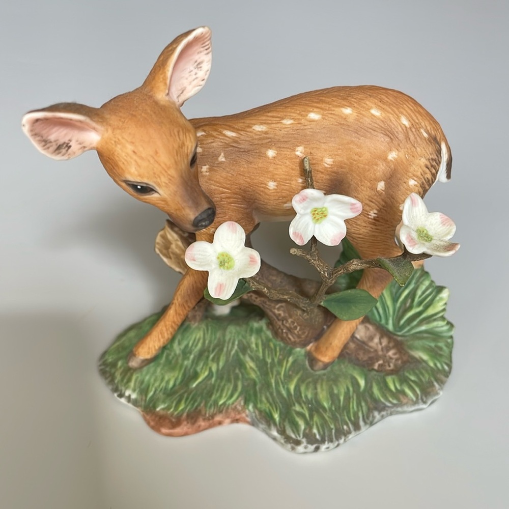 Vintage Lenox Afternoon Splendor "White Tailed
Deer" Figurine 1992